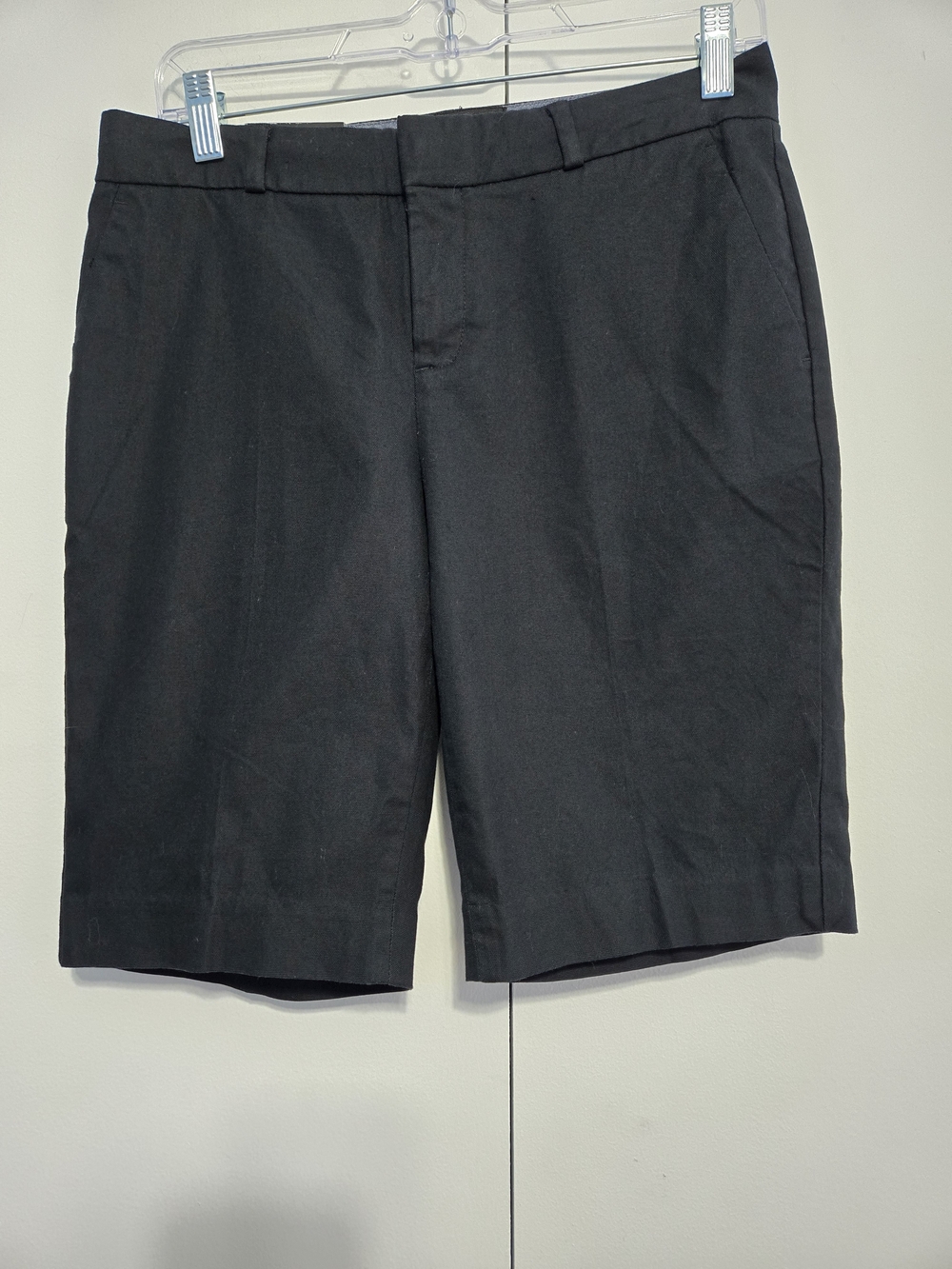 Banana Republic 10" Black Bermuda Shorts Women's Size 2 Stretch Career